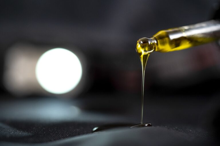 oil-gdcdc3aee4_1280